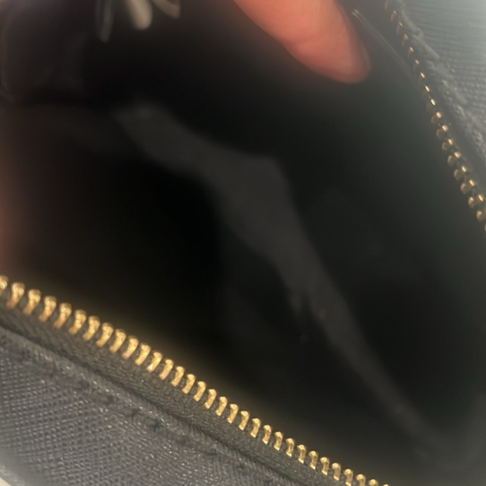 Marc Jacob’s EUC leather playback crossbody bag.  Travel purse removable strap. - Picture 11 of 13